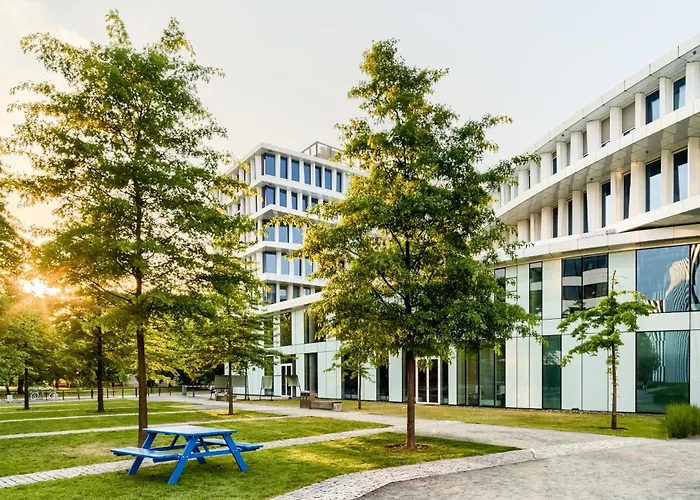 Sound Garden Hotel Airport